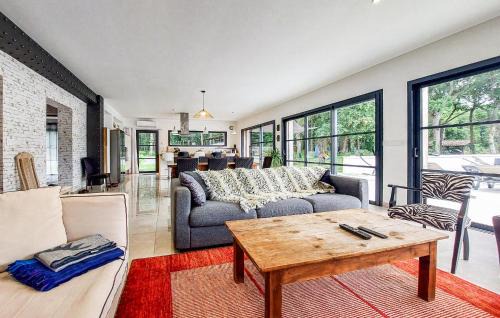 Saint Laurent de la Pree House | Luxueuse Villa Avec Piscine