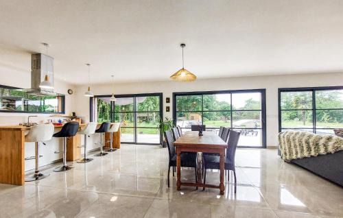 Saint Laurent de la Pree House | Luxueuse Villa Avec Piscine