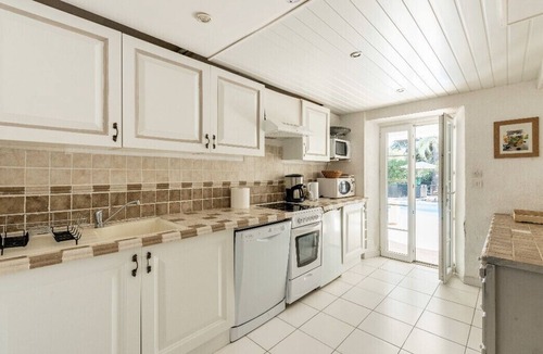 Le Dramont Villa | LUXURIOUS VILLA SWIMMING POOL, PRIVATE ACCESS DIRECT TO BEACH 24 pers St Raphael