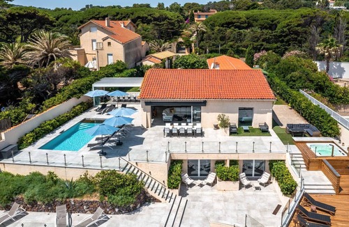 La Nartelle Villa | Luxury beachfront villa with pool, large capacity, Jacuzzi, and services