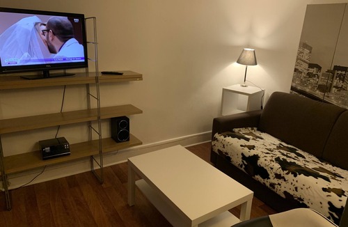 Moliere Vauban Apartment | Lyon 6e apartments located 2 minutes from the Halles de Bocuse and La Pardieu.