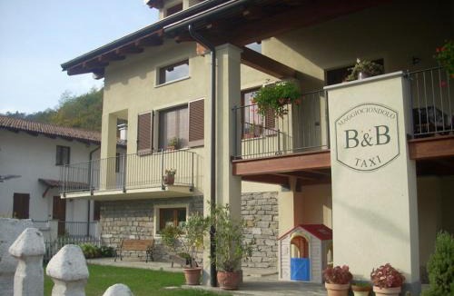 Venasca House | Maggiociondolo
