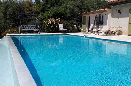 Tanneron House | Magnificent ground-floor apartment with 4* infinity pool and sauna