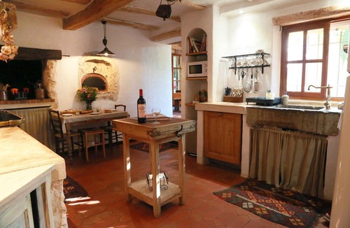 Cotignac House | Magnificent Provencal Bastide with 14m long pool in mature private garden.