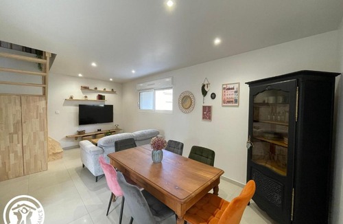 Saint-Vincent-Sterlanges House | Maison avec clim et parking - 6 pers. - FR-1-426-613