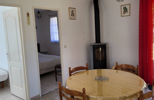 Bugeat House | Maison Avec Accès Direct à la Rivière