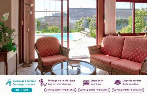 Plomeur House | Maison avec piscine pour 4 adultes, 2 enfants