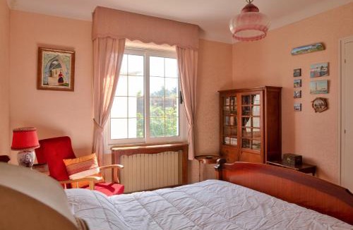 Plomeur House | Maison avec piscine pour 4 adultes, 2 enfants