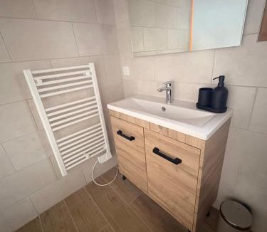 Vignec Apartment | Maison Bayle