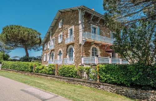 Campagne-d'Armagnac House | Maison Bourgeoise with swimming pool and park in the Gers for 13 people.