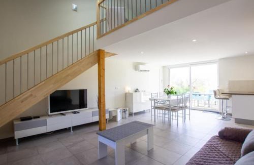 Saint-Martial-de-Valette House | Maison climatisée avec jardin privatif et parking - FR-1-616-305