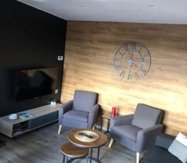 Ergue-Gaberic House | Maison chaleureuse et cosy en bois de 2021 Près de Quimper