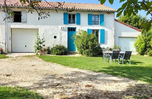 Antezant-la-Chapelle House | Maison charmante à Antezant-la-Chapelle avec jardin