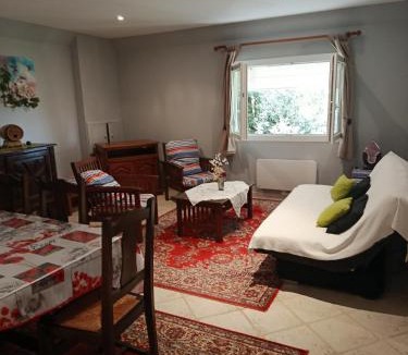 Valence-sur-Baise Apartment | Maison Chez Pierrette