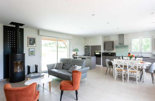 Lamagdelaine House | Maison climatisée, piscine privée - 6 pers. - FR-1-828-19