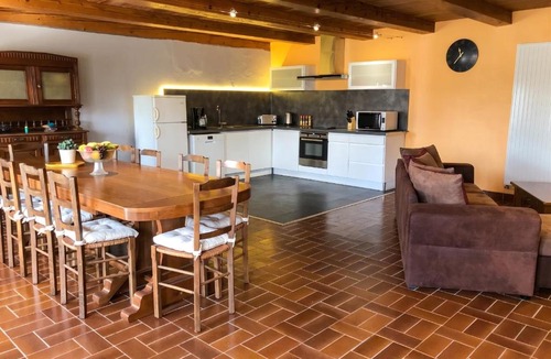 Bagnols House | Maison conviviale à Bagnols avec terrasse et jardin