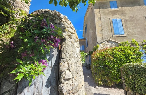 Crestet House | Maison Crestet - Oasis of calm yet everything at your fingertips