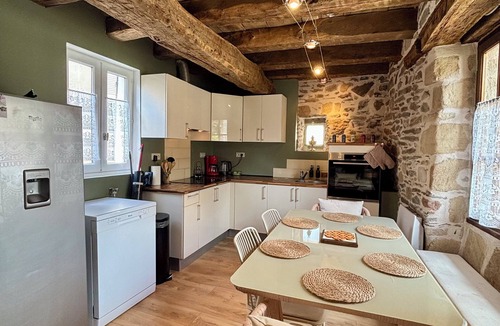 Donzenac House | Maison d'Autrefois - Typique - 4 pers. - Dans le bourg de Donzenac