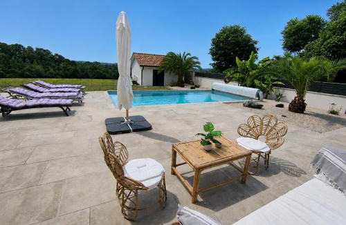 Gaujacq House | Maison d'hôte privative avec piscine pour 6 personnes