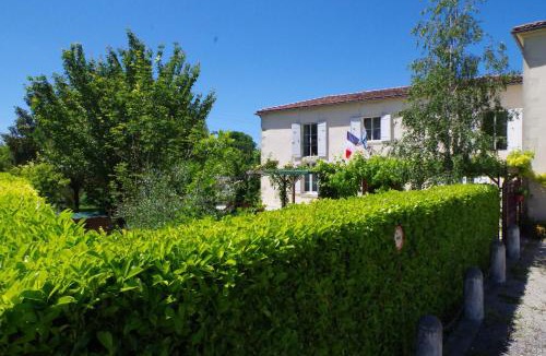 Courcelles House | Maison d'Hôtes Le Cadran Solaire