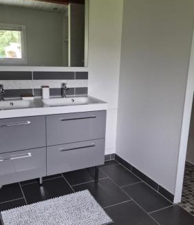 Vouzan House | Maison de campagne calme et élégante