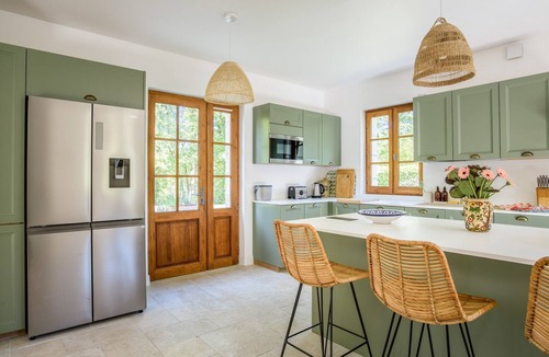 Bourdeilles Villa | Maison De La Dronne - Four Bedroom Villa, Sleeps 8