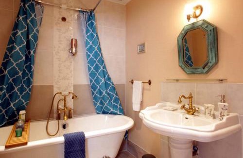 Montolieu Bed & Breakfast | Maison de Textile