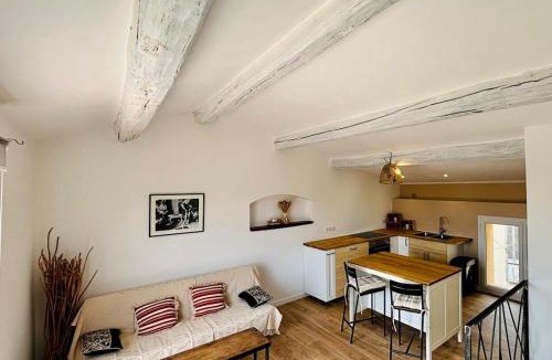Montagnac-Montpezat Apartment | Maison de village avec terrasse