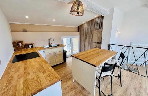 Montagnac-Montpezat Apartment | Maison de village avec terrasse