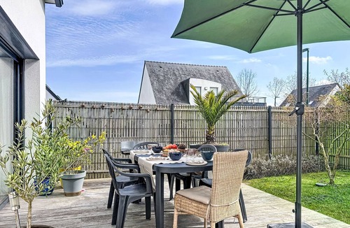 Brech House | Maison Des Lupins by Interhome