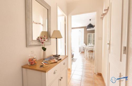 Loriol-du-Comtat House | Maison deux chambres en Provence avec piscine
