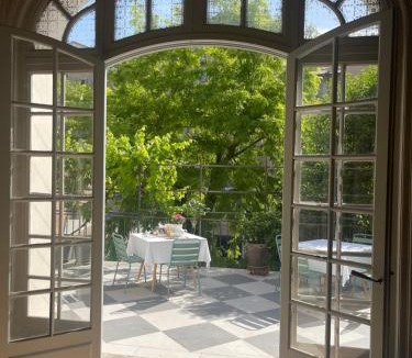 Les Cinq Avenues Apartment | Maison Dormoy