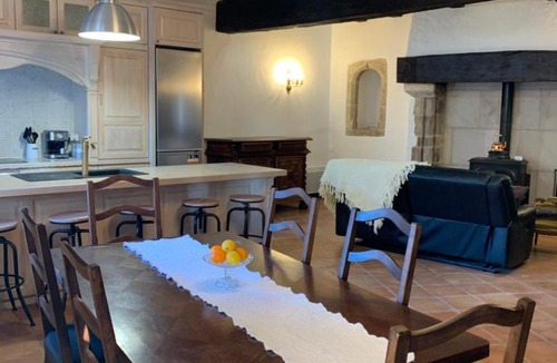Saint-Antonin Noble Val Apartment | Maison du Roy/Upper Cambers