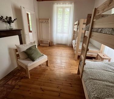 Meilhan-sur-Garonne Hostel | Maison Eclusière le Coup de Pompe