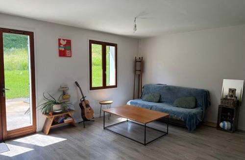 Champs-sur-Tarentaine-Marchal House | Maison en lisière de forêt - Piscine à 600m