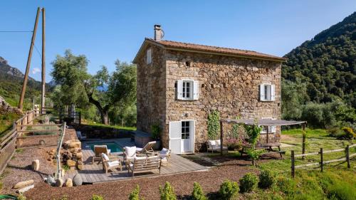 Vico House | Maison en pierre authentique - Piscine - Nature
