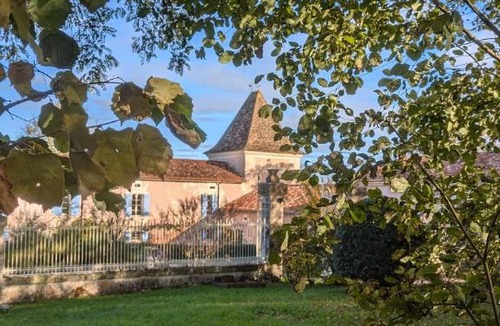 Saint-Sulpice-de-Roumagnac Bed & Breakfast | Maison Nathis