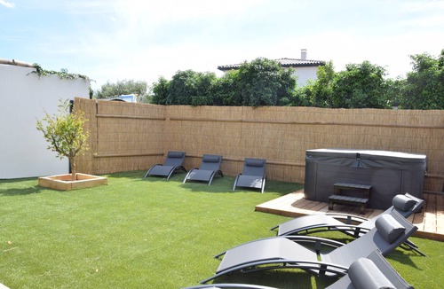 Saint-Just House | Maison Grenadier, Climatisee Avec Terrasse, Jardin ET Jacuzzi Prive
