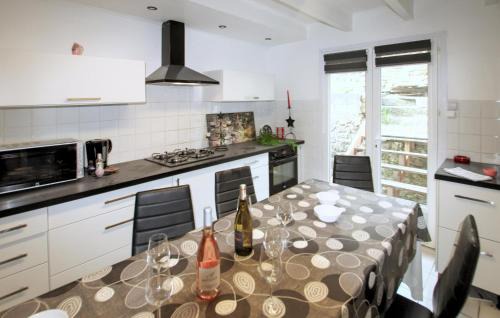 Saint-Julien-du-Gua House | Maison Haute