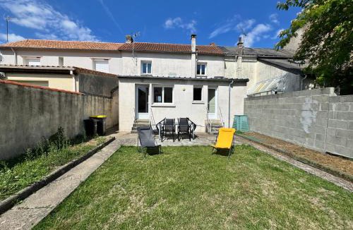 Bressuire Villa | Maison Malabry en hyper centre avec jardin 6 pers
