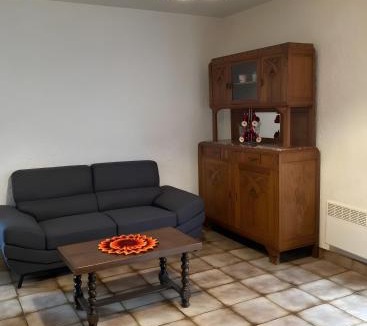 Chambon-sur-Lac House | Maison Mitoyenne avec Jardin