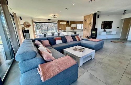 Labastide-du-Temple Villa | Maison moderne au calme avec billard, jacuzzi, bain à remous, piscine, Babyfoot