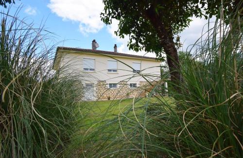 Blanquefort-sur-Briolance Villa | Maison pour 5 personnes à la campagne