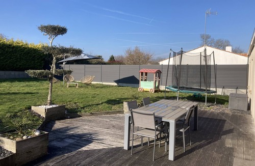 Venansault House | Maison Spacieuse Avec Jardin à 25min des Sables D'olonne