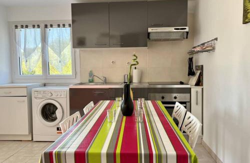 Ustaritz Apartment | Maison T3 à Ustaritz avec Terrasse et Parking - FR-1-495-7