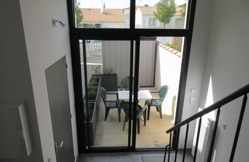 Quartier des Boucholeurs House | Maisonette with terrace and parking close to the beach