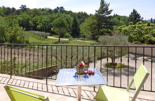 Malaucene Apartment | Malaucène Garden Apartment Stay