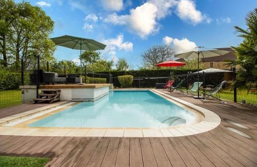 Saint-Julien-de-Lampon House | Maloan, gite avec piscine