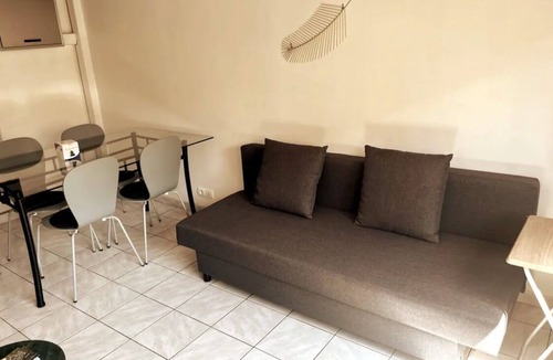 La Belle de Mai Apartment | Marseille triplex with terrace