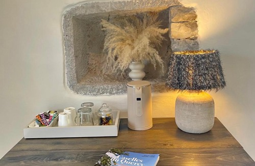 Calvignac Bed & Breakfast | Mas de Méjas Chambre d'hôtes La Pierraille